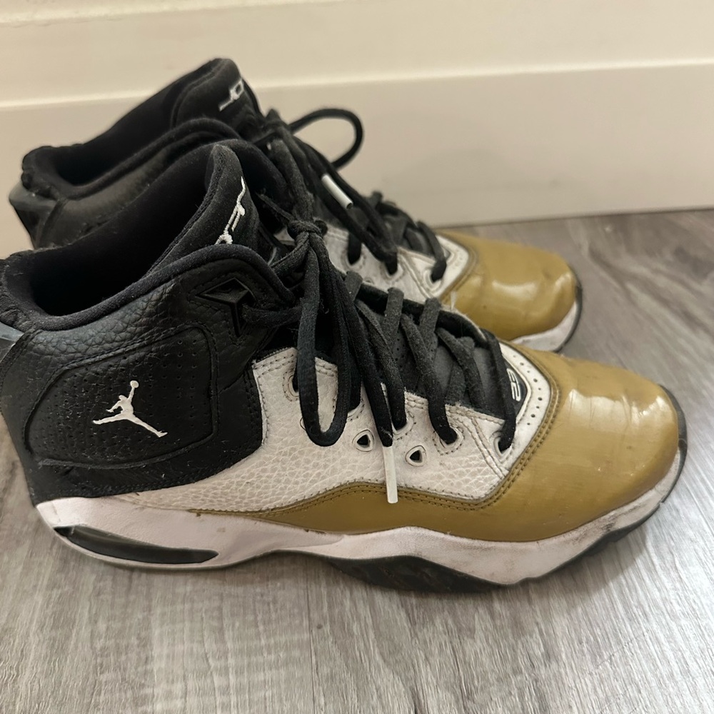 jordan b’loyal